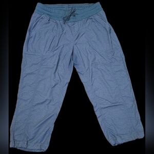 The North Face, Women's Lrg, Blue Aphrodite Capri Pants: Gorpcore Utility Sporty